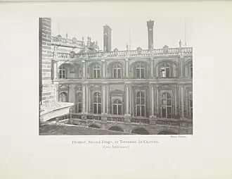 « Premier, Second Étage et Terrases du Château (Cour intérieur) » photogravure de Paul Gruyer dans son ouvrage Saint-Germain, Poissy, Maisons, Marly-le-Roi (1922)