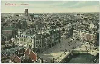 La gare (à gauche) vue depuis la Witte Huis.