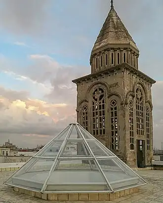 Tour de l'église Sainte-Croix de Tunis.