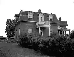 Presbytère de la paroisse de Sainte-Rose-de-Lima en 1947.