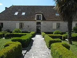 Presbytère rénové.