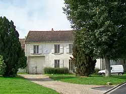L'ancien chenil du prince Murat issu de la transformation d'un relais de chasse du prince de Conti.