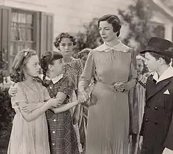 Description de l'image Press photo for "Little Miss Nobody" 1936 film (cropped).jpg.
