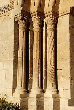 Colonnes de gauche.