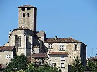 Prieuré Saint-Géraud : l'église et le château prieural.