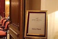 un mini tableau avec l'inscription prix bristol selon Élysée