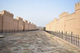 Reconstitution de la Voie processionnelle sur le site de Babylone.