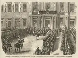 Croquis représentant un officier passant les troupes impériales en revue.