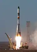 Lancement d'un vaisseau Progress par une fusée Soyouz.