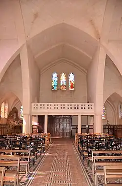 La nef côté porche.