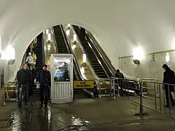 Escaliers mécaniques.