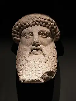 Protomé de l'époque d'Hadrien, représentant un masque décoratif.