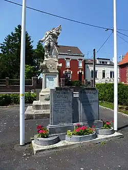 Le monument aux morts.