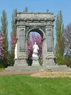 Le monument aux morts de Proyart.