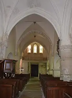 La nef côté porche.