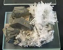 Pyrrhotite et quartz - Mine de Trepçà - Kosovo