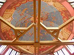 Décoration du plafond.