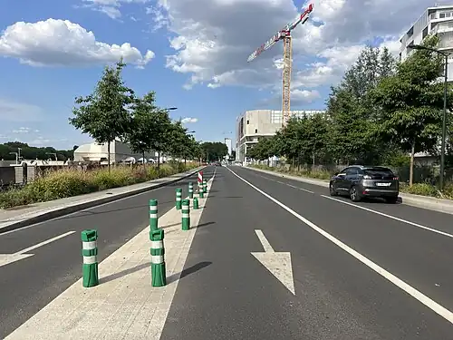 Le quai près du pont d'Asnières.