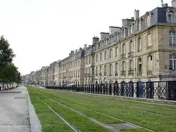 Quai des Salinières, quai de la monnaie et quai Sainte-Croix : partie sud du port de la lune.
