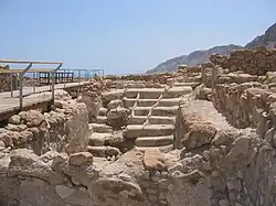 Miqveh est, supposé fracturé lors du tremblement de terre en -31 (locus 48)