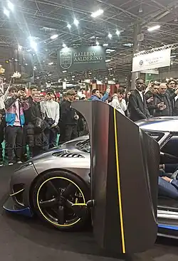 Vue avec portière ouverte.