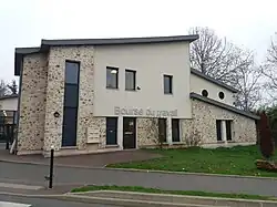 Photographie de la façade de la Bourse du Travail de Corbeil-Essonnes