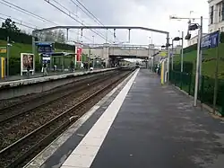 Quais de la ligne A du RER d'Île-de-France en gare du Val d'Europe.