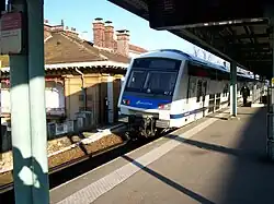 Un RER à la gare du Raincy - Villemomble - Montfermeil.