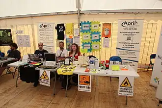 Stand de l'April au Village des associations lors des RMLL 2014 de Montpellier.