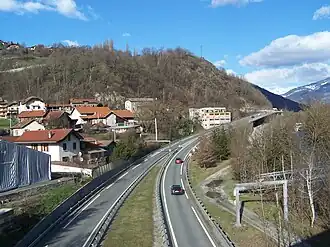 La route nationale 90 à Aime (Savoie).