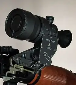 Lunette de vision nocturne 1PN93-2 montée sur un RPG-7D3.
