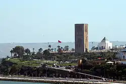 Vue de la tour et du mausolée depuis Salé