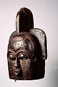 Masque heaume emboli. Bois, 41 cm. République du Congo, XXe siècle