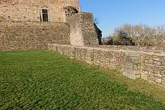 Raccord de la galerie nord au donjon.