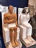 Les statues du prince Rahotep et de son épouse Nofret.