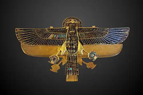 Pectoral trouvé sur la momie du taureau Apis du règne de Ramsès II