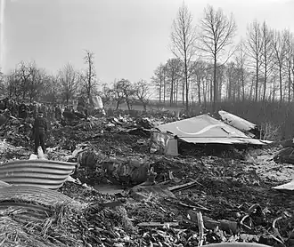 Les débris de l'appareil accidenté, sur le site du crash du vol 548.