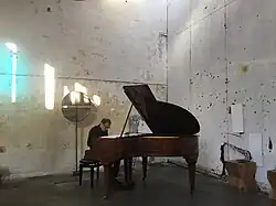 Description de l'image Raphaël Elig Piano.jpg.