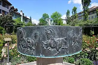 Cirque Knie, fontaine dans Duftrosengarten à Rapperswil.