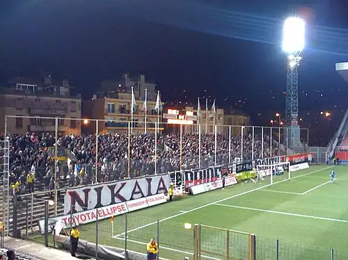 La tribune populaire sud en 2010.