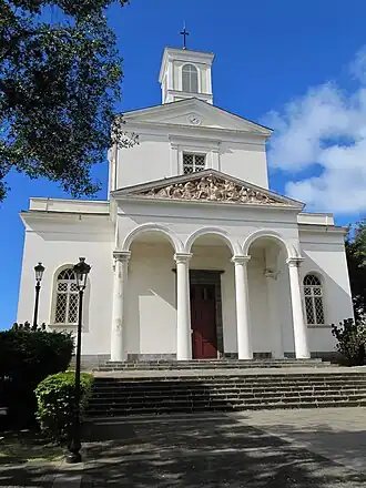 La cathédrale vue de l'avenue de la Victoire