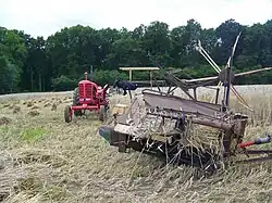 Travail à deux moissonneuses-lieuses, Bottlesford, Wiltshire.