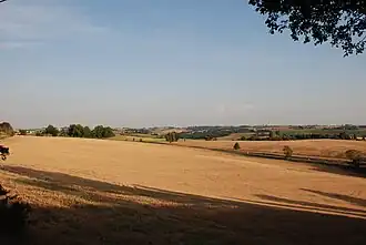 Vue de Lauragais depuis le chemin allant de Roche (lieu-dit sur Aureville) à Rebigue