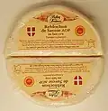 Un fromage d'appellation reblochon de Savoie et de marque Reflets de France.