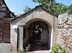 Fontaine dans le bourg de Rebourguil.