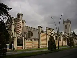 Vue depuis le boulevard.