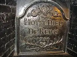 plaque de cheminée.