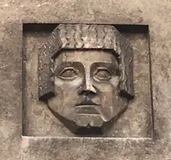 Au n°16 mascaron Art Déco