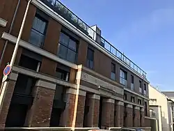 Facade de anciens bains de la rue d'Armonville