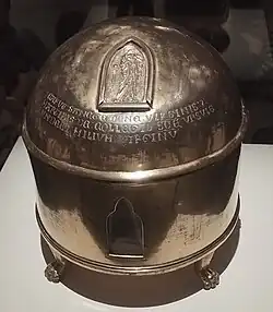 Le reliquaire du crâne de Sainte bone.